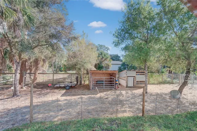 $575,000 | 3985 38th Avenue Southeast, Naples, FL 34117