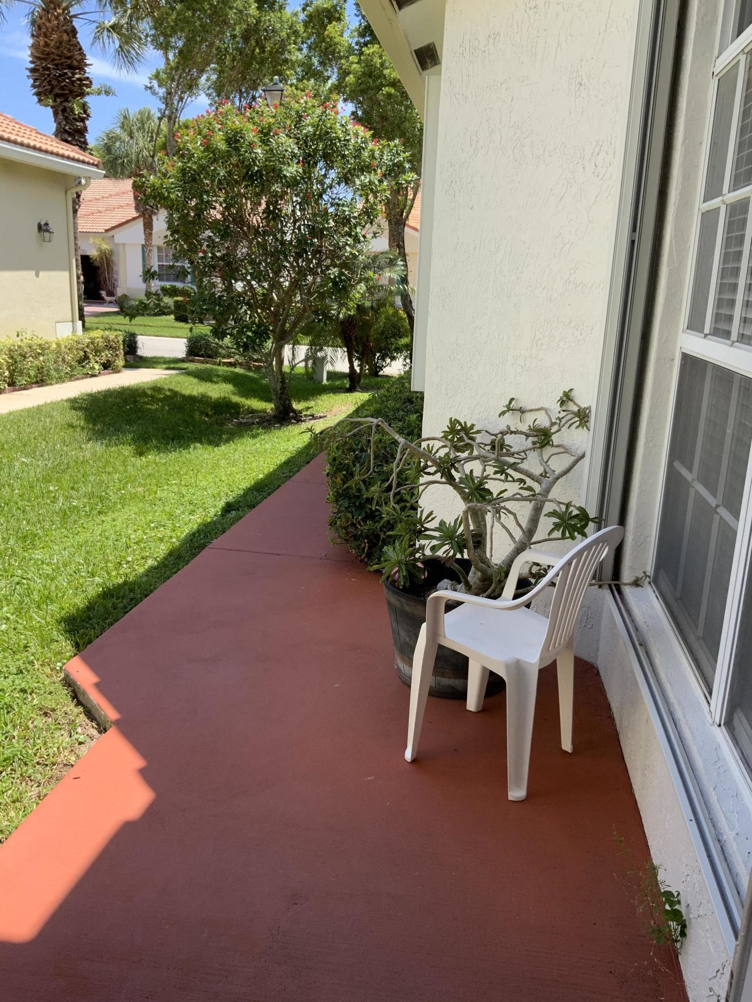 6267 Petunia Road Delray Beach, FL 33484 - Photo 3 of 13 1815570E-FB64-4367-8840-D73CF8507D7E