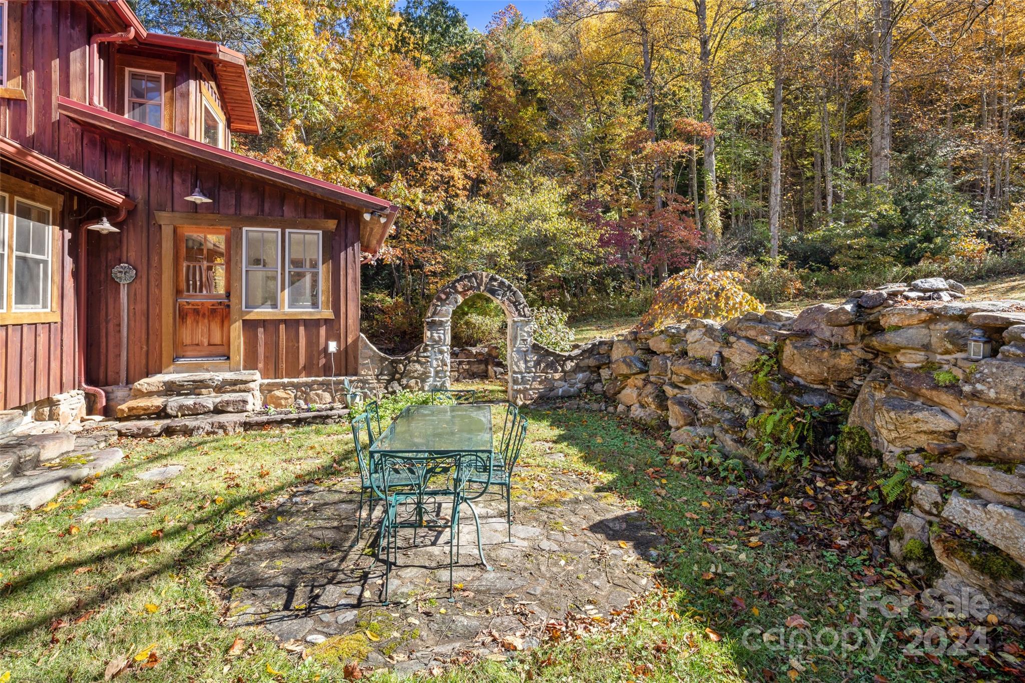 88 Steel Brg Road Canton, NC 28716 - Photo 7 of 48