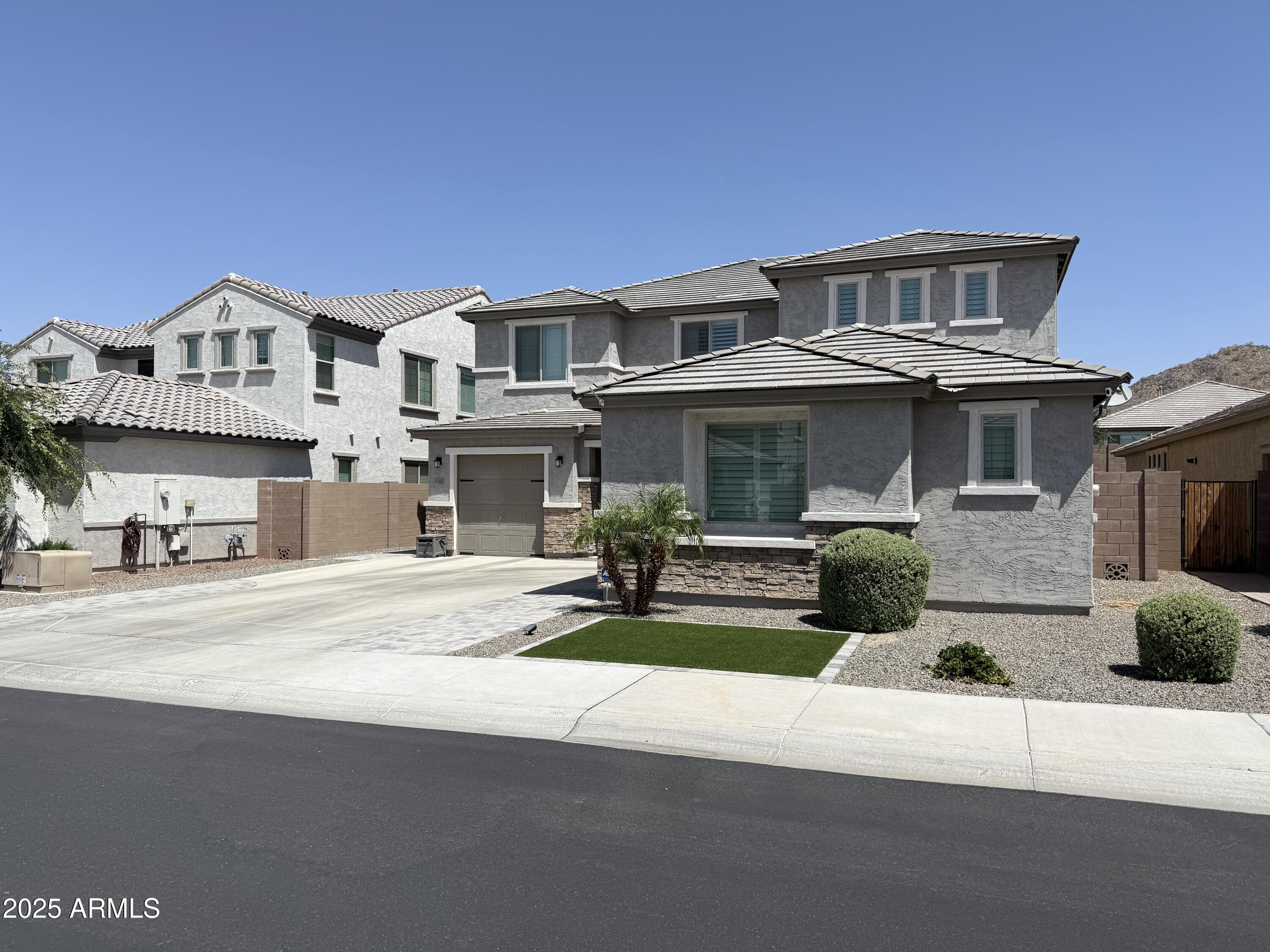 6980 West Redbird Road Peoria, AZ 85383 - Photo 3 of 31