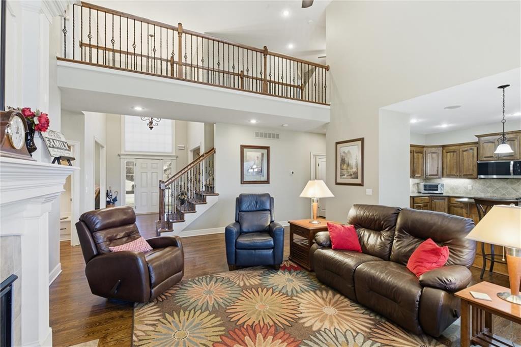 401 Southeast Hackamore Court Lee's Summit, MO 64082 - Photo 11 of 52