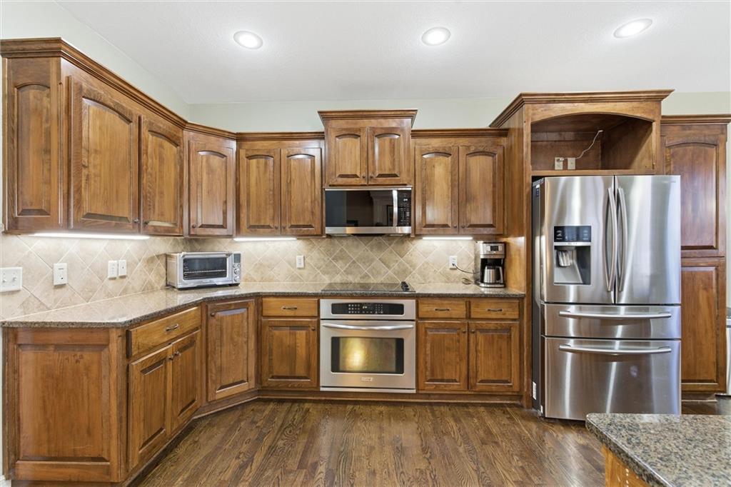 401 Southeast Hackamore Court Lee's Summit, MO 64082 - Photo 16 of 52