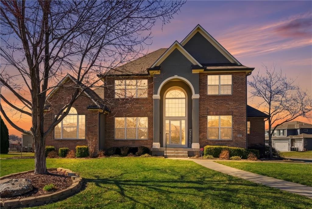 401 Southeast Hackamore Court Lee's Summit, MO 64082 - Photo 2 of 52