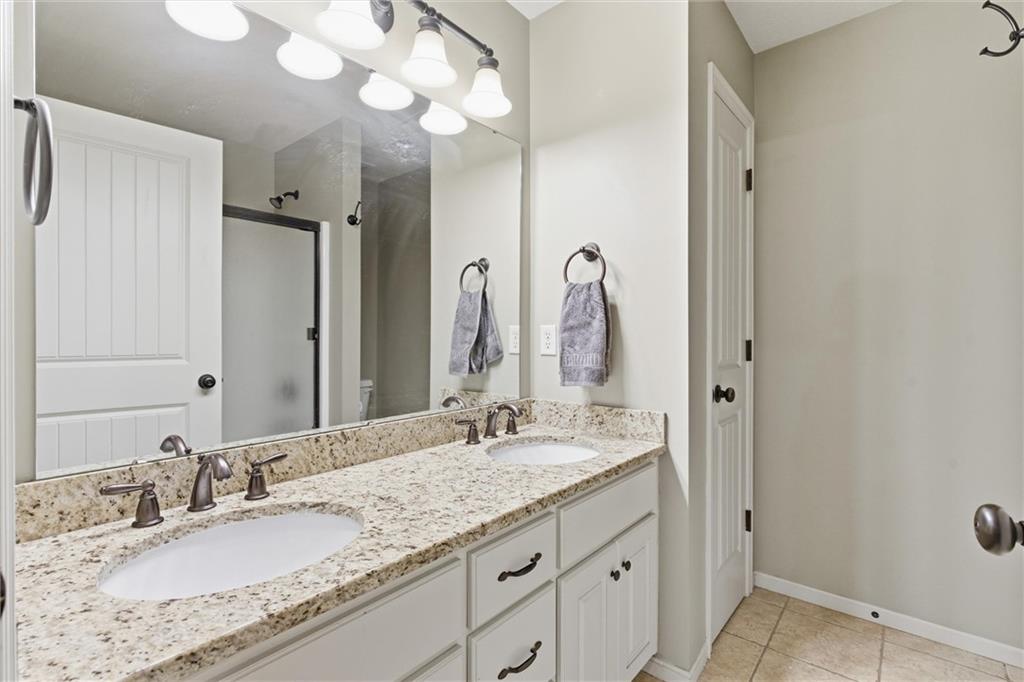 401 Southeast Hackamore Court Lee's Summit, MO 64082 - Photo 32 of 52