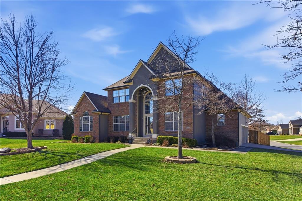 401 Southeast Hackamore Court Lee's Summit, MO 64082 - Photo 4 of 52