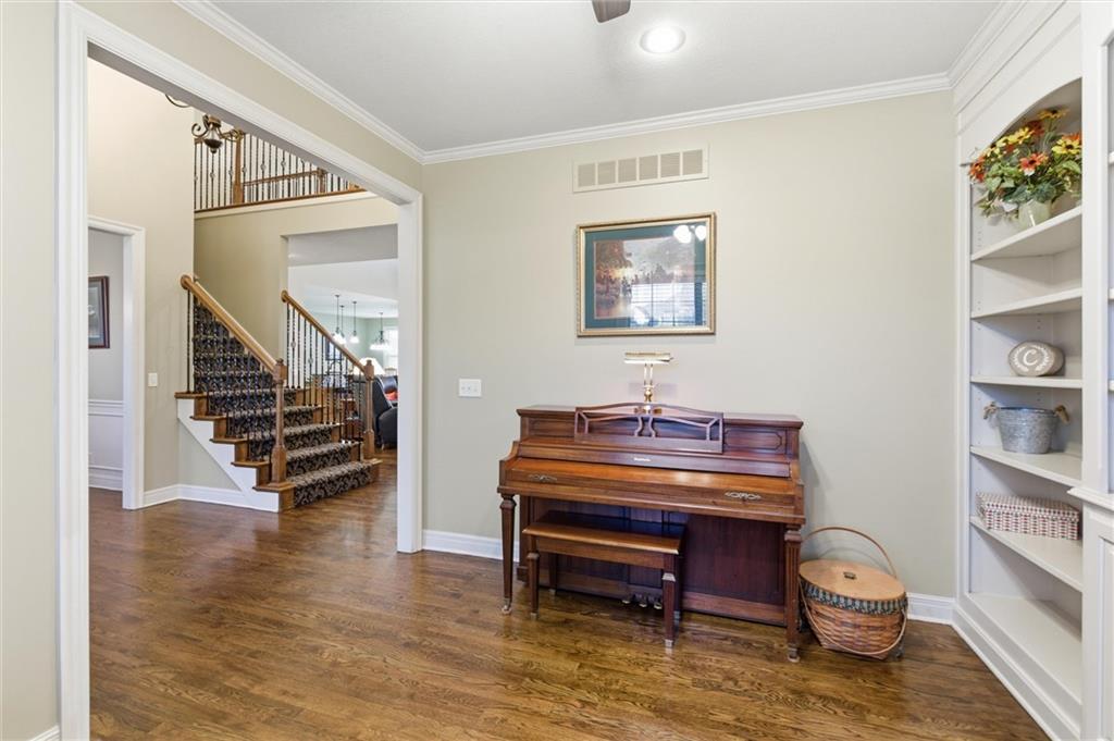 401 Southeast Hackamore Court Lee's Summit, MO 64082 - Photo 6 of 52