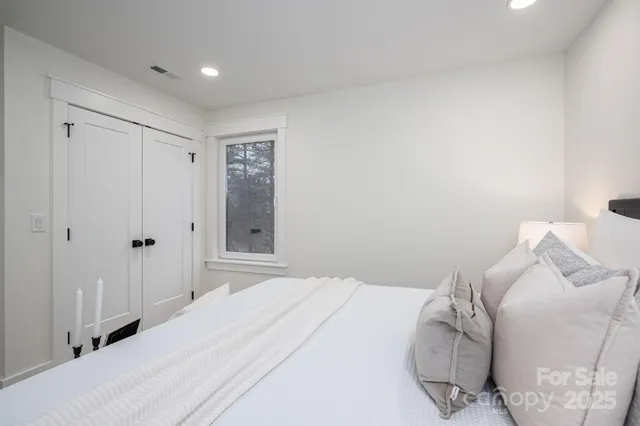 $674,999 | 6407 Sterling Place, Hickory, NC 28601