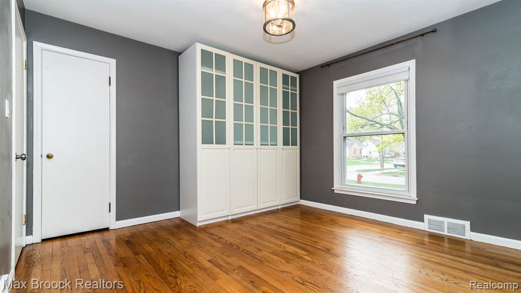 2602 Trafford Road Royal Oak, MI 48073 - Photo 14 of 26