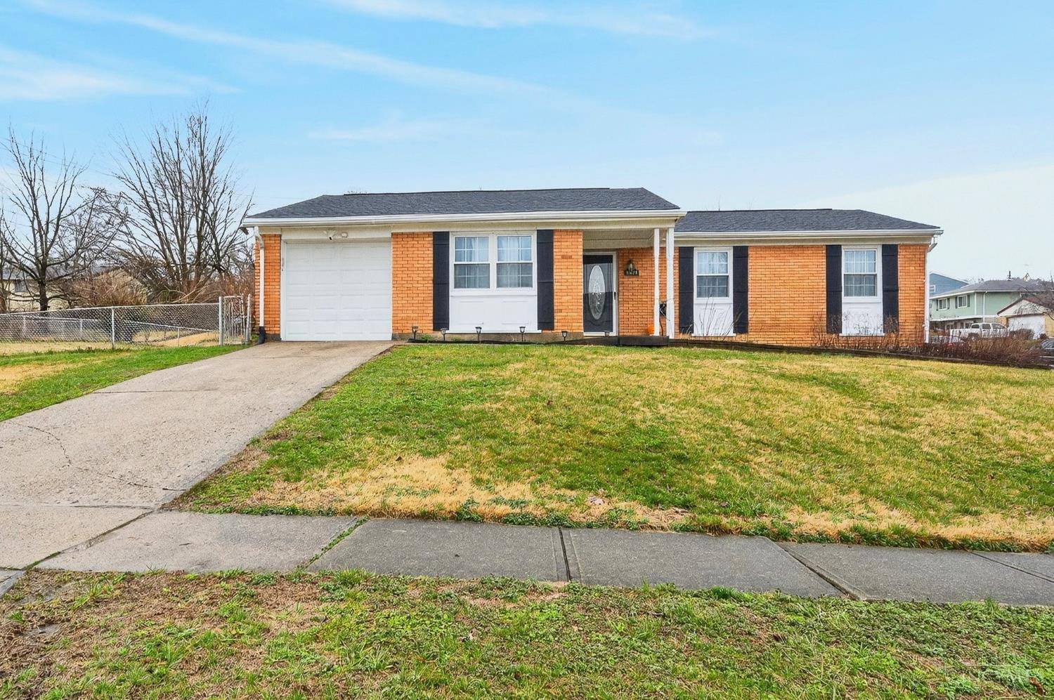 11839 Hamlet Road Forest Park, OH 45240 - Photo 4 of 46