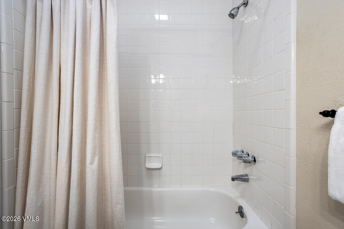4580 Vail Racquet Club Drive, Unit 16 Vail, CO 81657 - Photo 18 of 50 Primary full bath