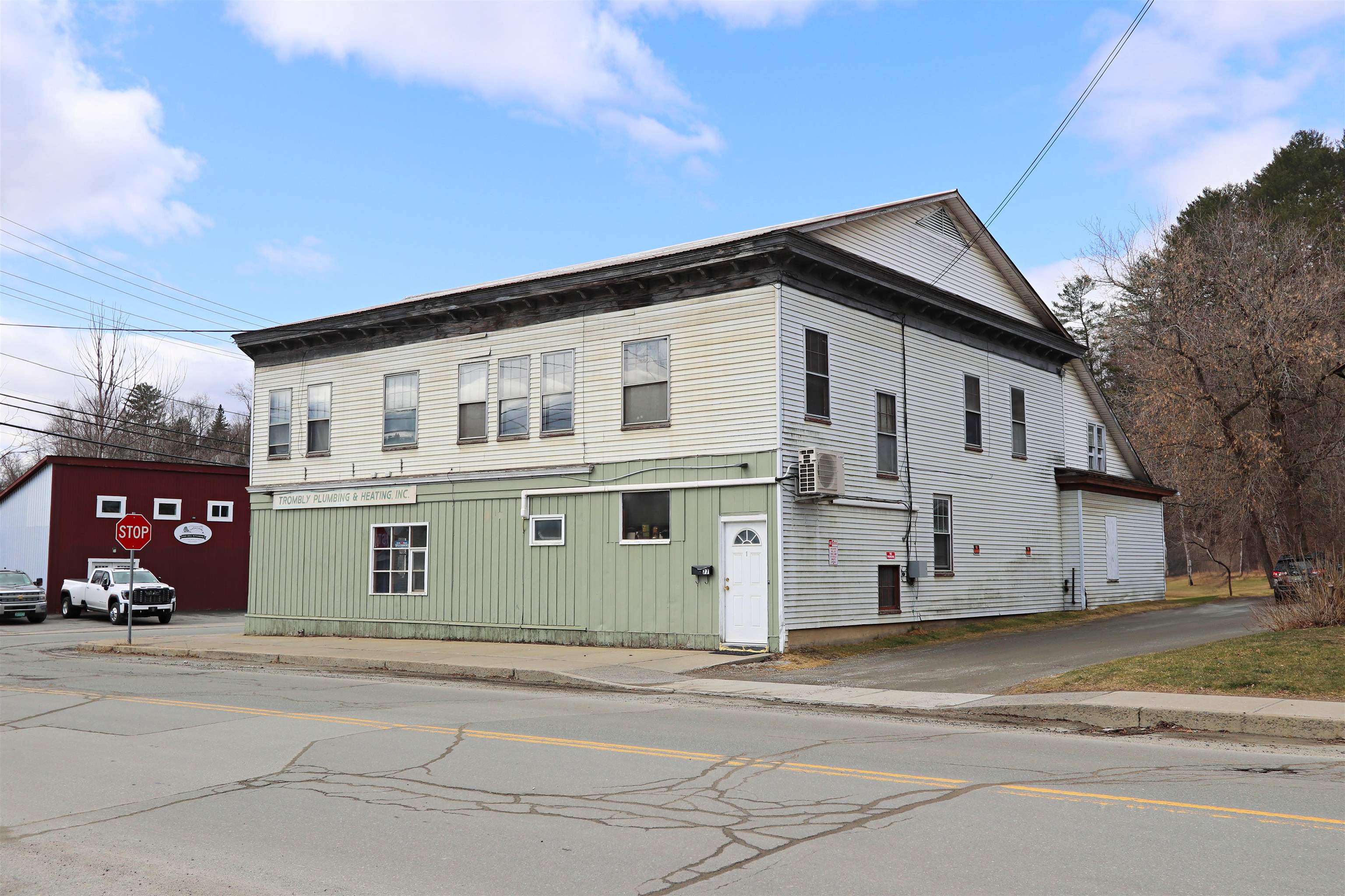 77 Concord Avenue St. Johnsbury, VT 05819 - Photo 4 of 39