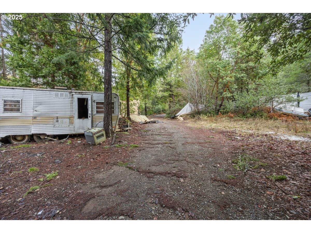 571 Briar Lane Selma, OR 97538 - Photo 9 of 17