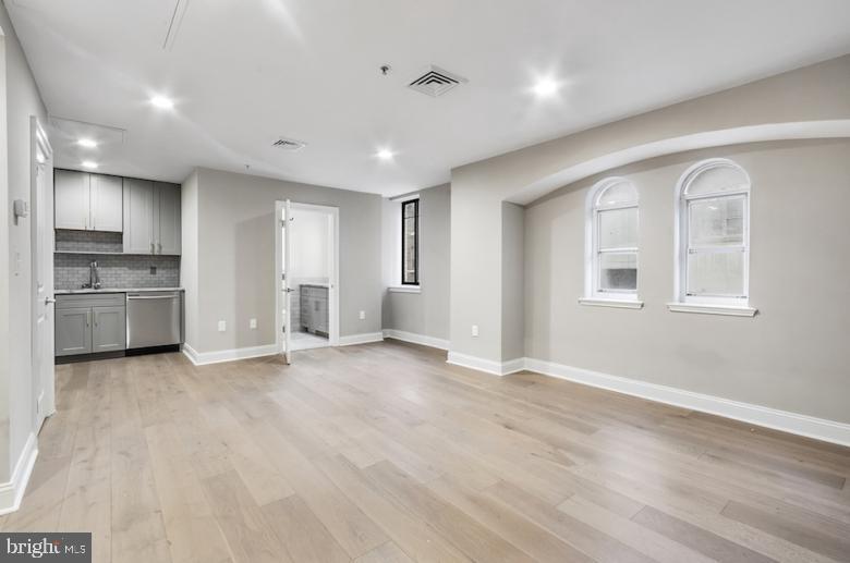 222 West Rittenhouse Square, Unit 1704 Philadelphia, PA 19103 - Photo 2 of 29