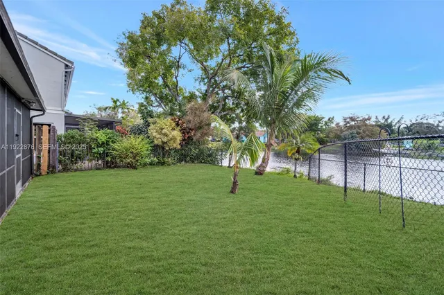 $490,000 | 4852 Grapevine Way, Davie, FL 33331