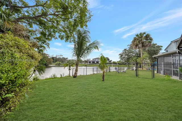 $490,000 | 4852 Grapevine Way, Davie, FL 33331
