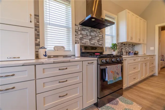 $1,185,000 | 114 Goose Court, Altamont, MO 64620