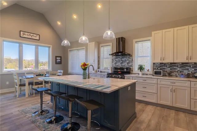 $1,185,000 | 114 Goose Court, Altamont, MO 64620