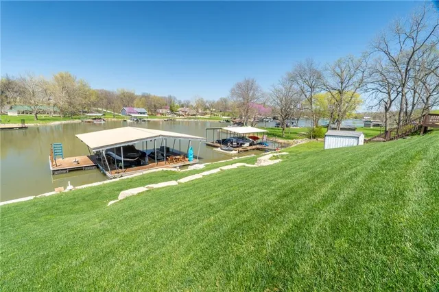 $1,185,000 | 114 Goose Court, Altamont, MO 64620