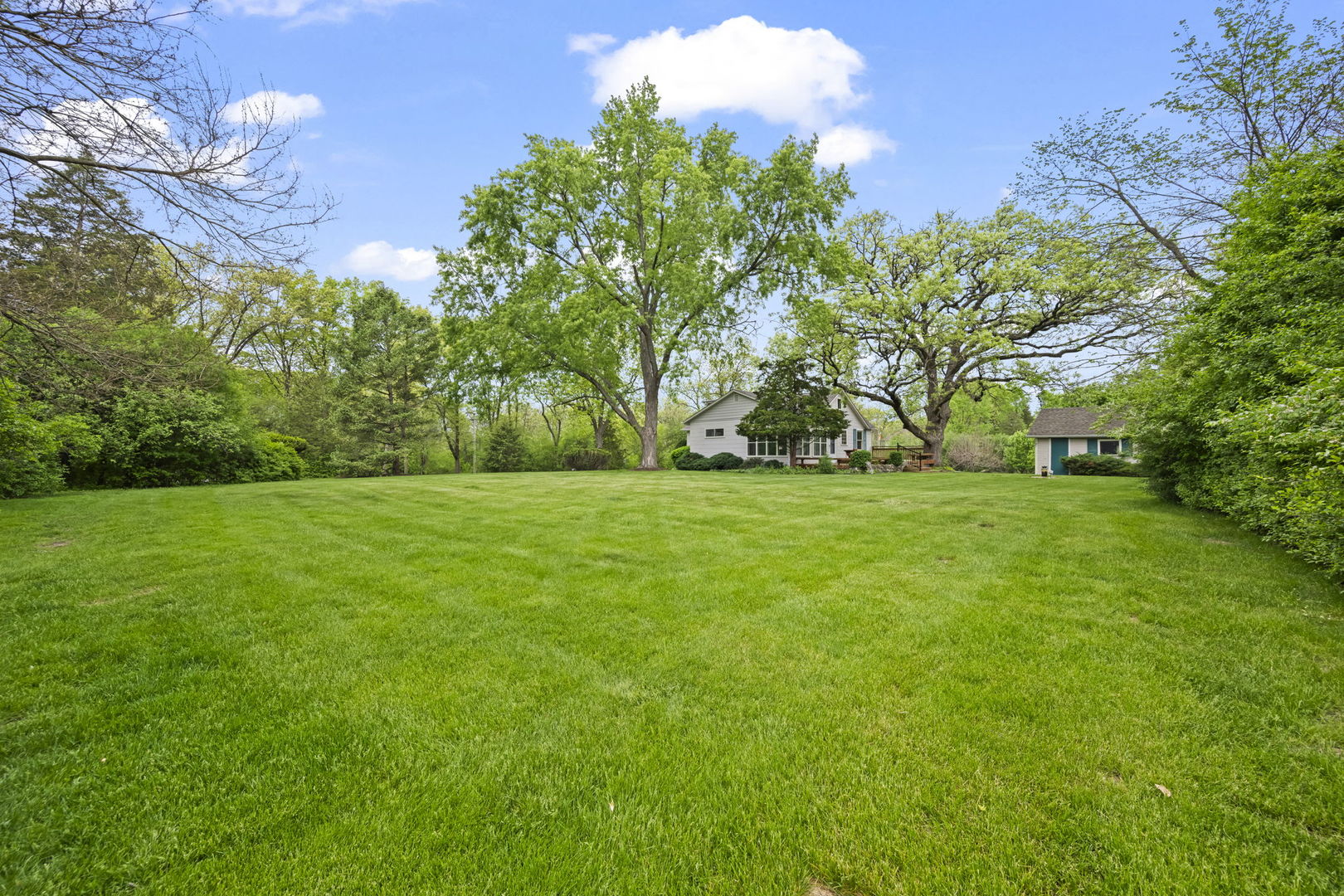 291 Rustic Drive Barrington, IL 60010 - Photo 8 of 34 Gallery Image 8