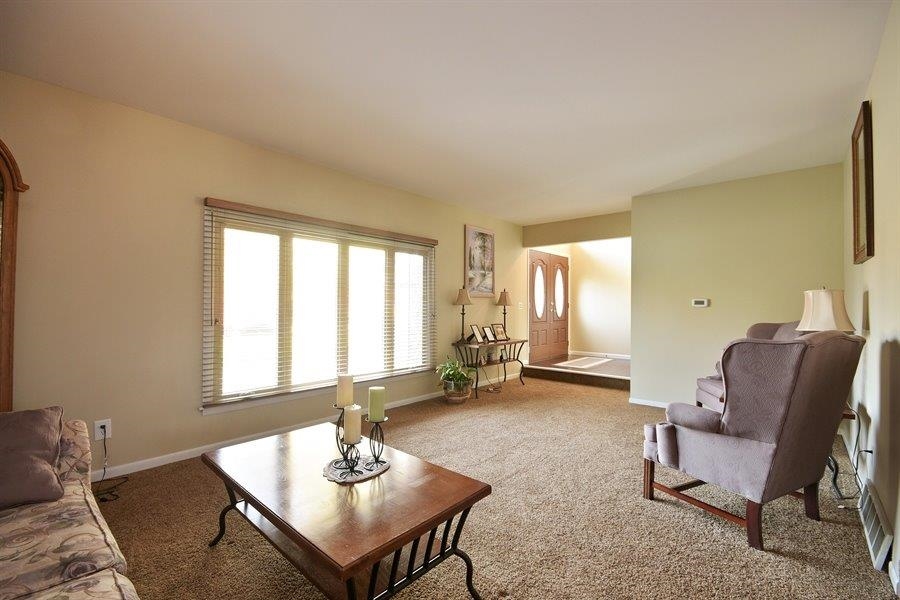 9959 Redbud Road Munster, IN 46321 - Photo 3 of 10 900x600