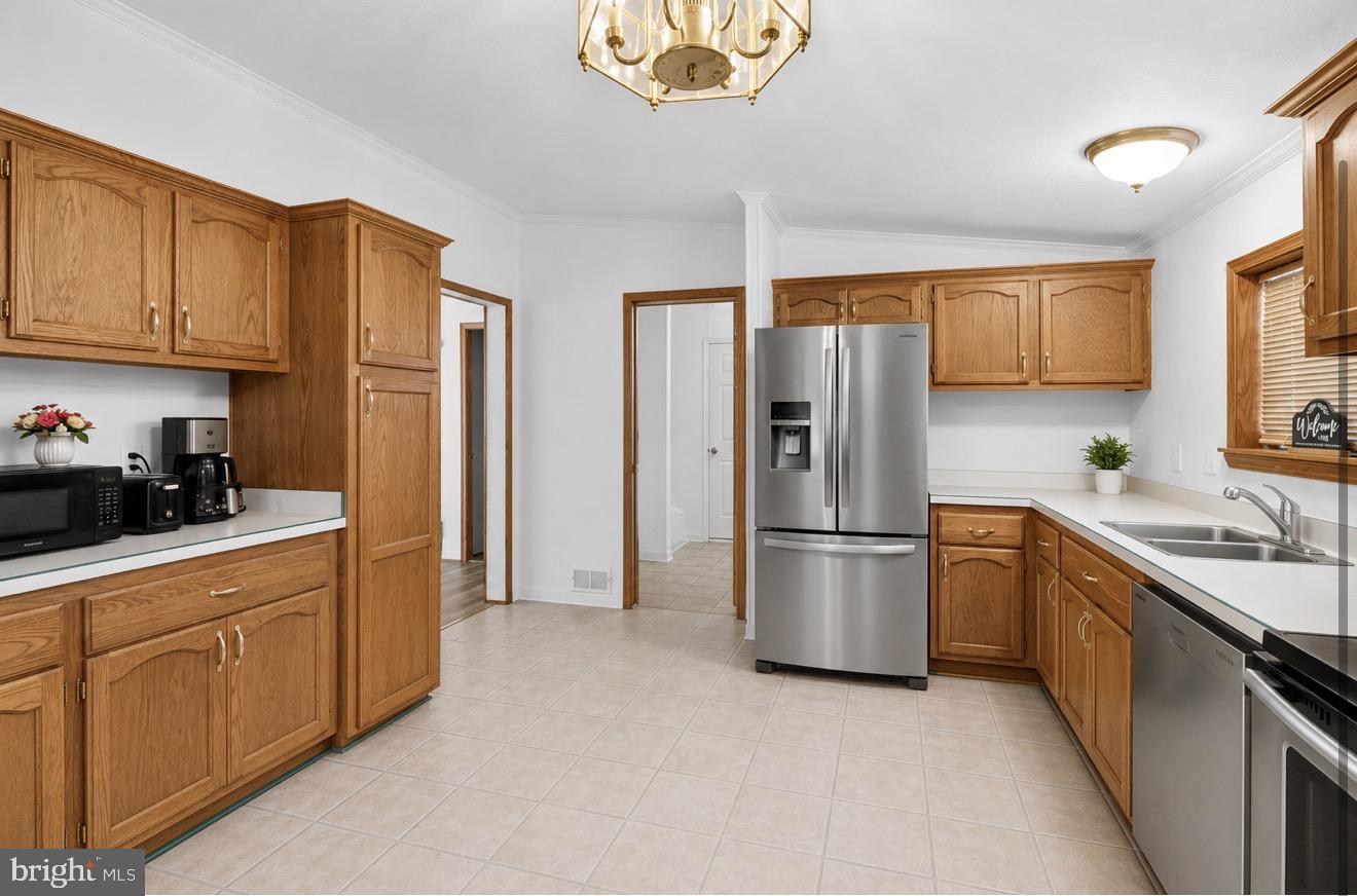 1298 Walnut Shell Drive Vinton, VA 24179 - Photo 8 of 13
