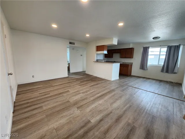 $1,025 | 504 Calcaterra Circle, Unit F, Las Vegas, NV 89119