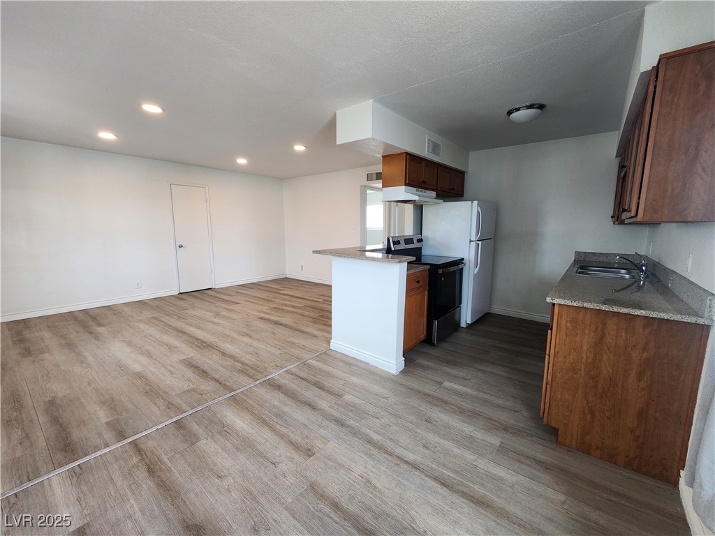 504 Calcaterra Circle, Unit F Las Vegas, NV 89119 - Photo 4 of 10