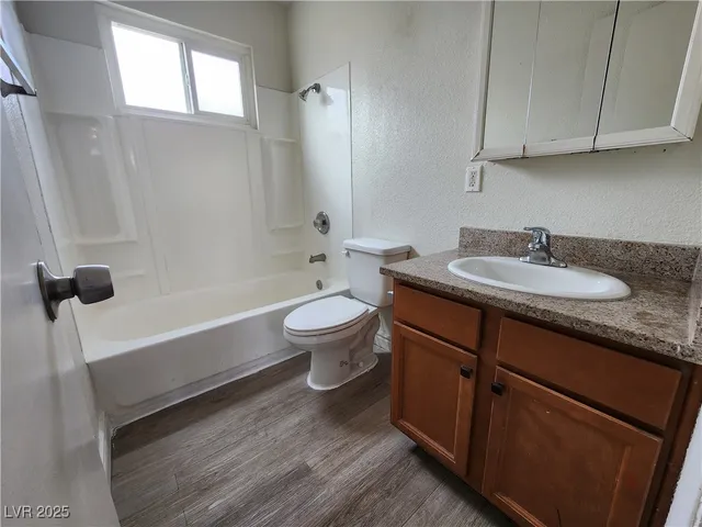 $1,025 | 504 Calcaterra Circle, Unit F, Las Vegas, NV 89119