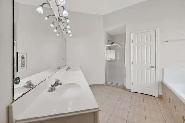 $2,300 | 3807 Stableridge Drive, Houston, TX 77014