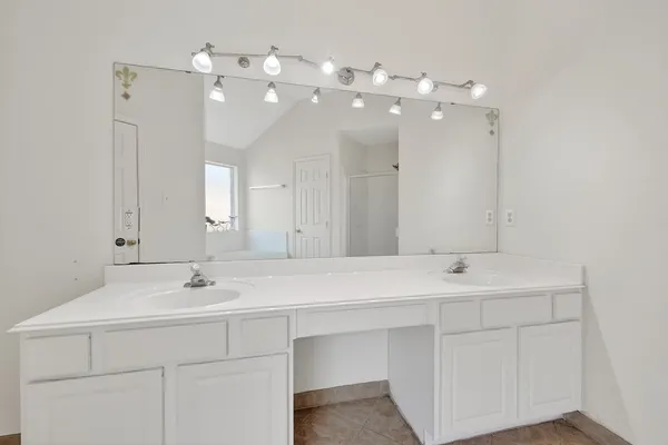 $2,300 | 3807 Stableridge Drive, Houston, TX 77014