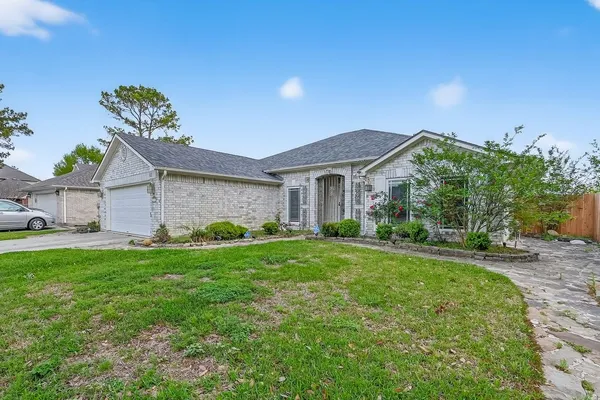 $2,300 | 3807 Stableridge Drive, Houston, TX 77014