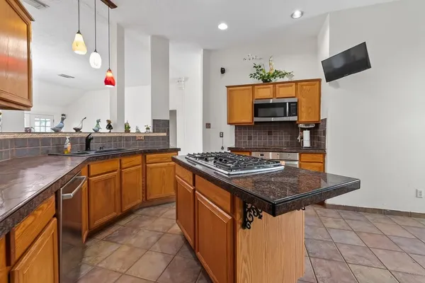 $2,300 | 3807 Stableridge Drive, Houston, TX 77014