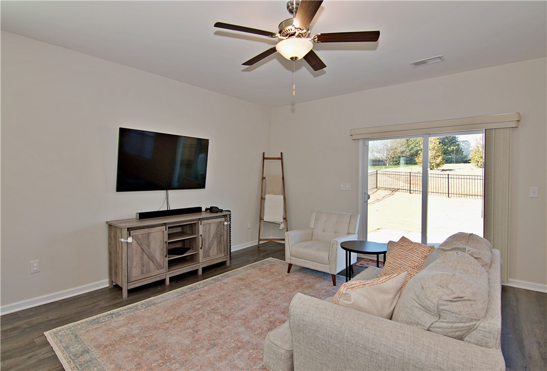152 Adger Road Pendleton, SC 29670 - Photo 8 of 41 Living