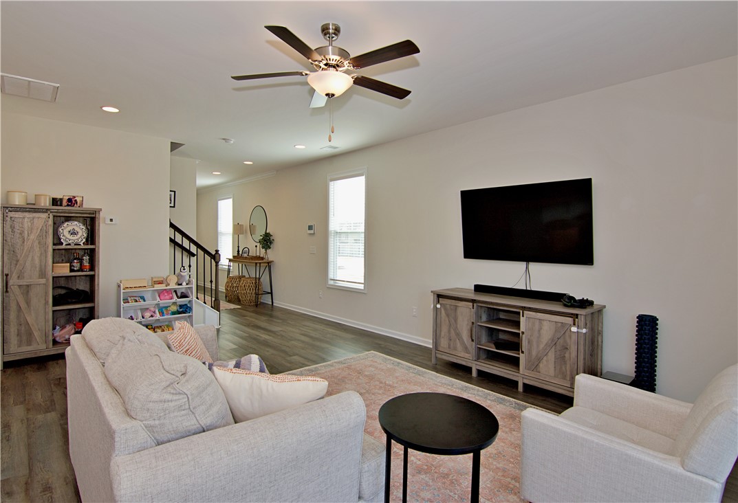 152 Adger Road Pendleton, SC 29670 - Photo 10 of 41 Living Room