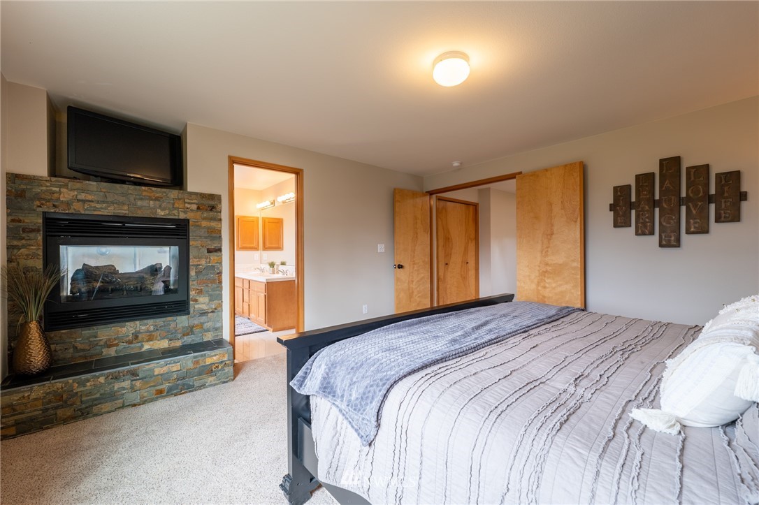 359 Lyons Avenue Northeast Renton, WA 98059 - Photo 22 of 33 Gallery Image 22