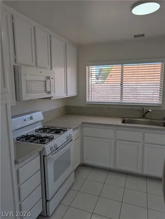 $1,895 | 4424 Honeycomb Drive, Las Vegas, NV 89147
