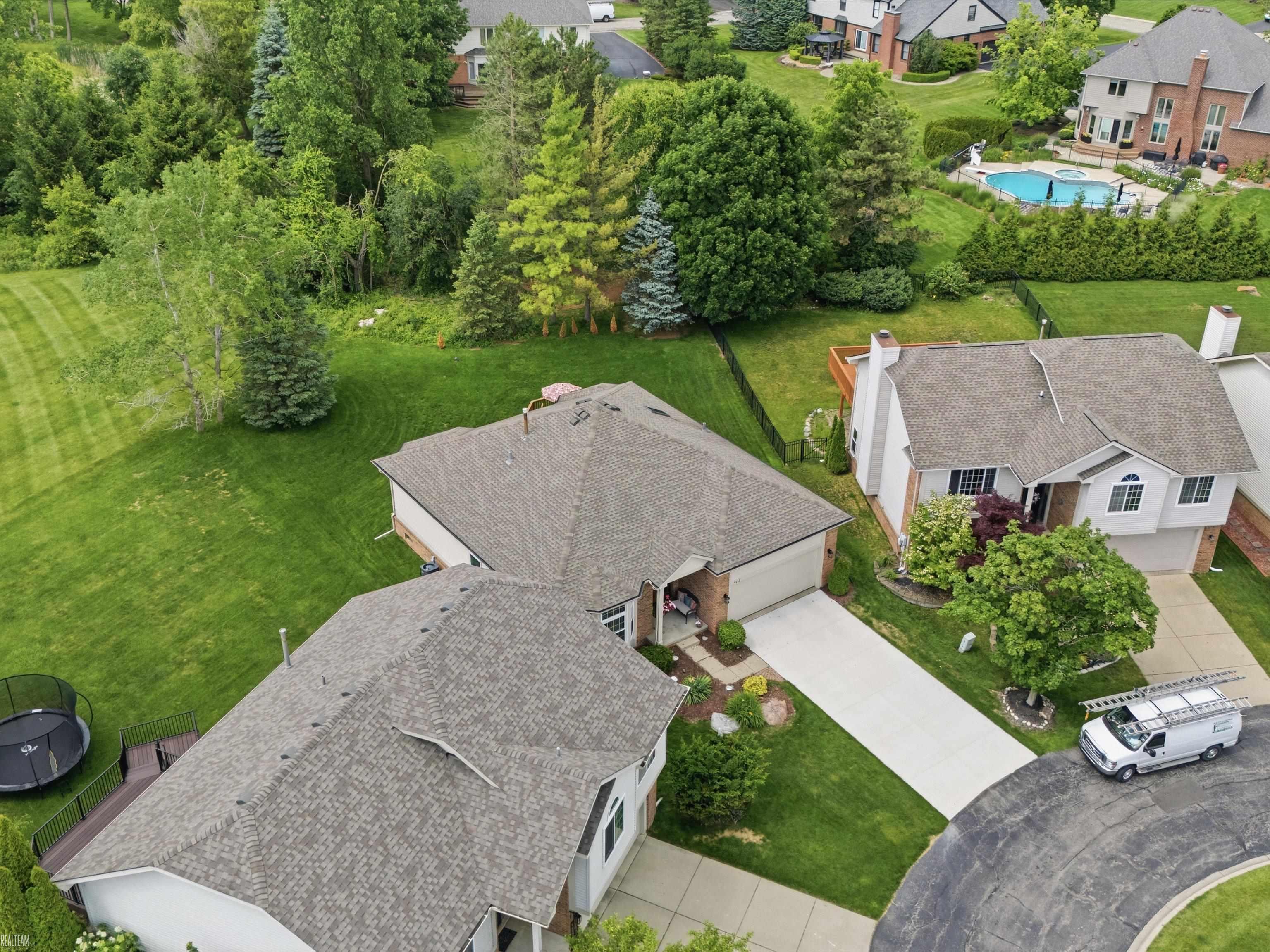 4652 Amberwood Court Rochester, MI 48306 - Photo 43 of 45