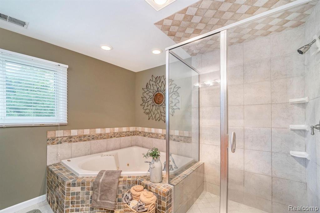 2252 Devonshire Road Bloomfield Hills, MI 48302 - Photo 26 of 40