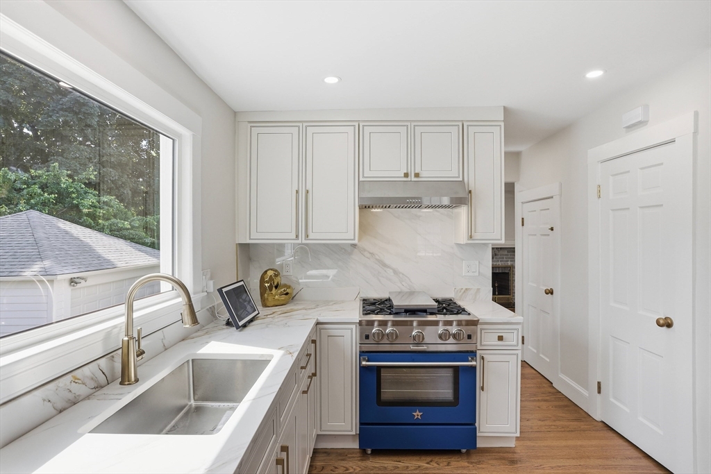 128 Watson Road Belmont, MA 02478 - Photo 8 of 29
