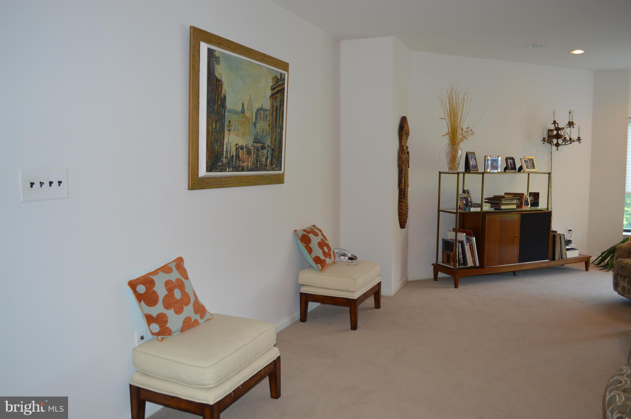 3021 Fallstaff Road, Unit 601B Baltimore, MD 21209 - Photo 10 of 18 Living Room