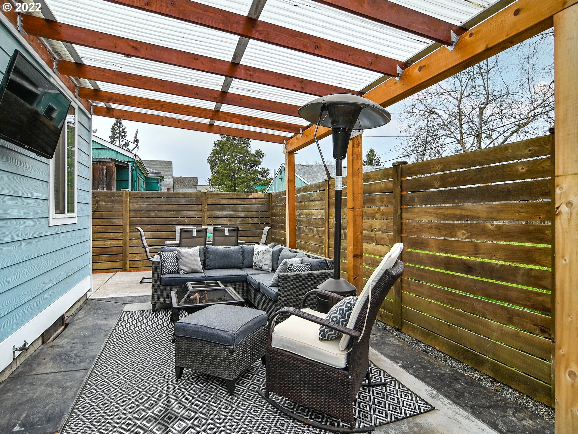 1704 H Street Springfield, OR 97477 - Photo 24 of 30 a view of sitting area with furniture on wooden deck