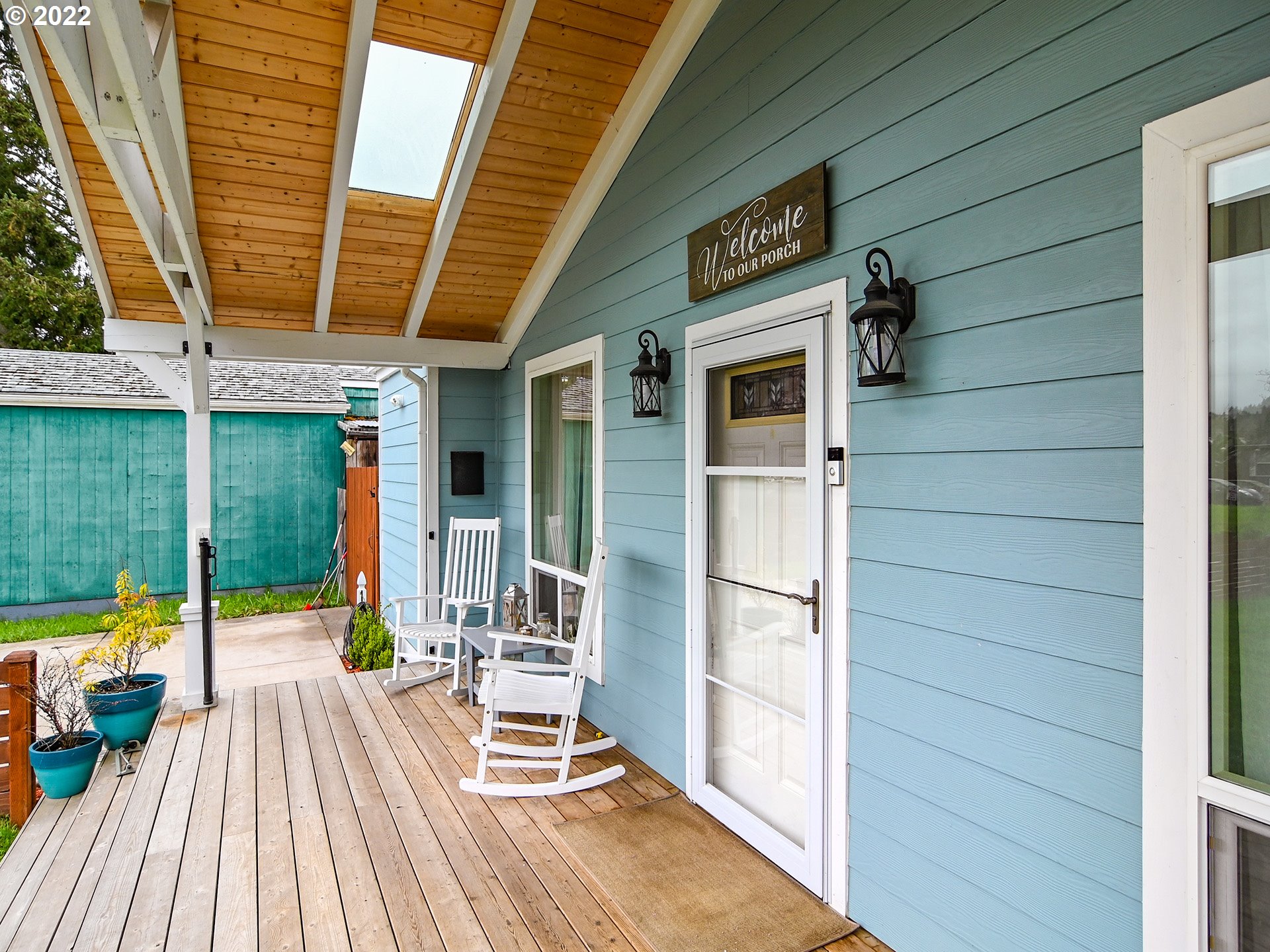1704 H Street Springfield, OR 97477 - Photo 5 of 30 a view of deck with patio