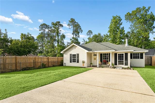 2106 Robin Street Slidell, LA 70460 - Photo 2 of 20