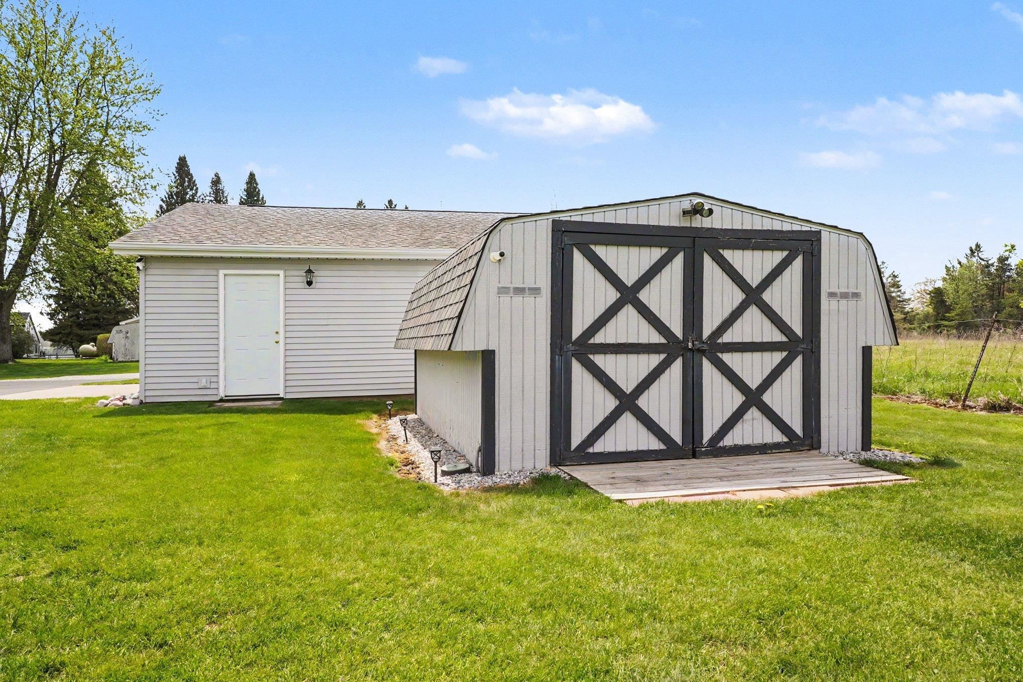 437 4th Street Lupton, MI 48635 - Photo 25 of 33
