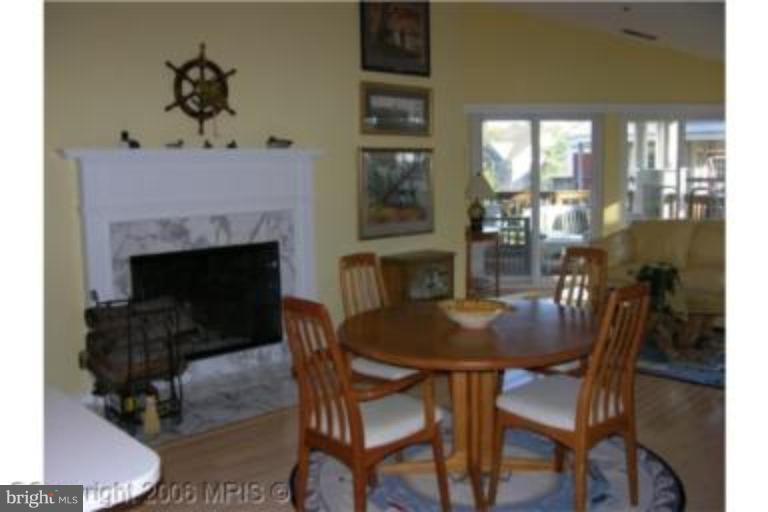 135 Square Rigger Way Solomons, MD 20688 - Photo 3 of 11 Dining Area