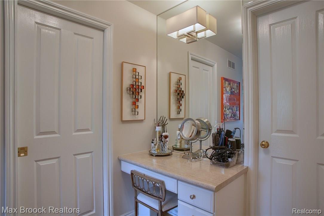 30755 Country Ridge Circle Farmington, MI 48331 - Photo 24 of 42 Master_Bedroom_Dressing_Vanity.jpg