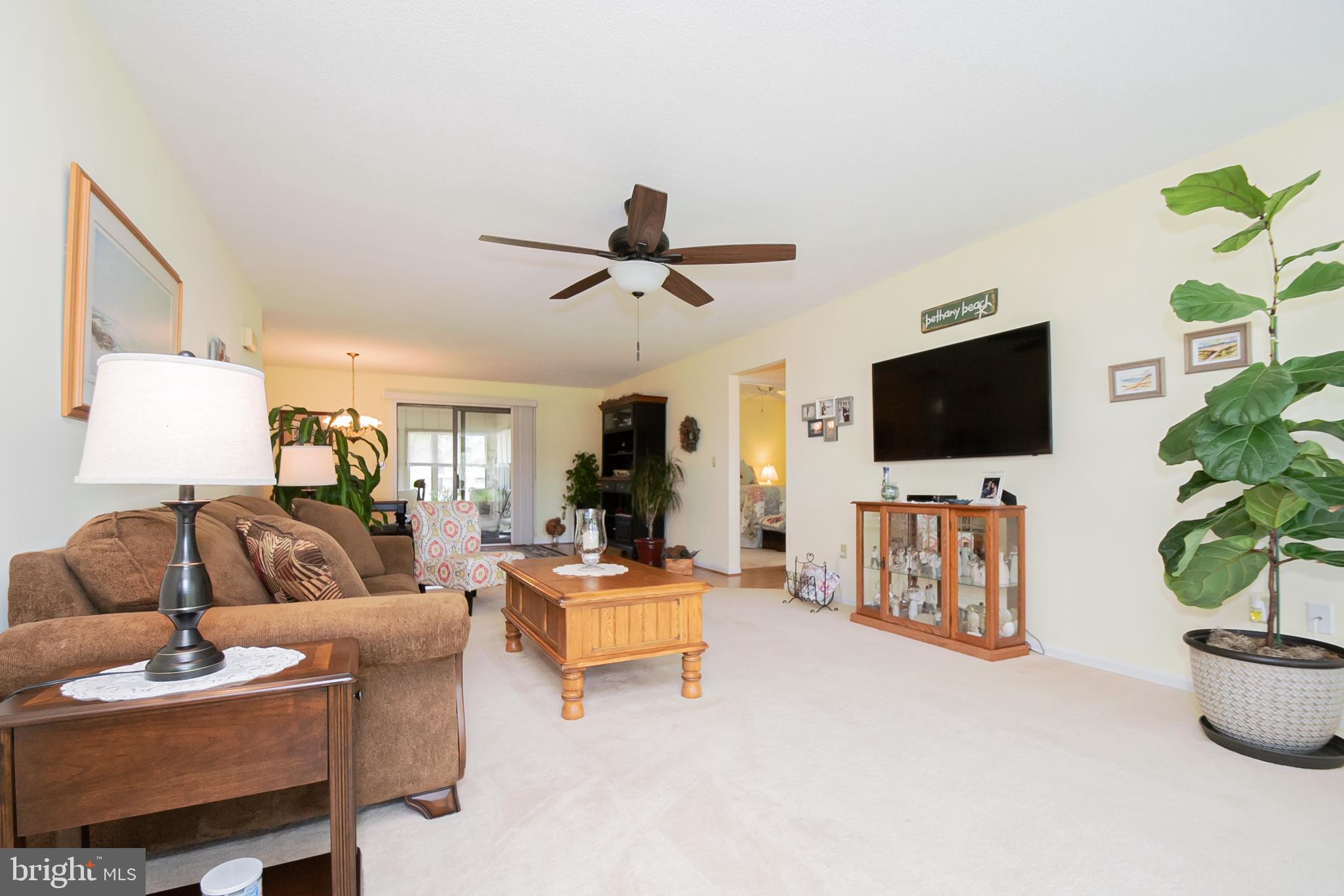 519 Harbor Road Ocean View, DE 19970 - Photo 11 of 47 Family Room