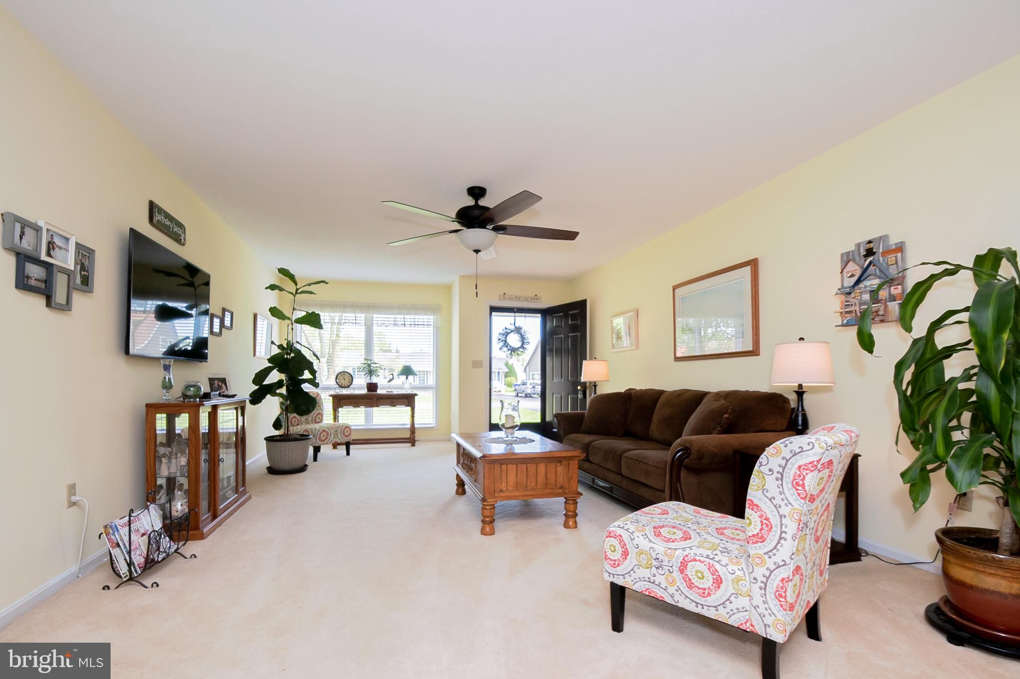 519 Harbor Road Ocean View, DE 19970 - Photo 14 of 47 Family room