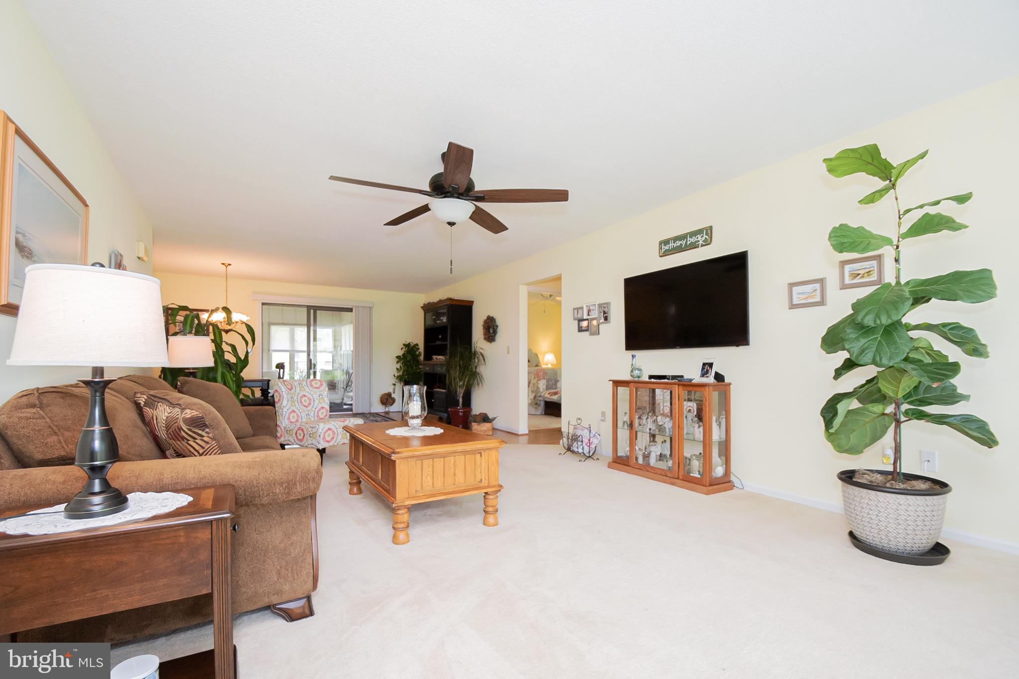 519 Harbor Road Ocean View, DE 19970 - Photo 10 of 47 Family Room