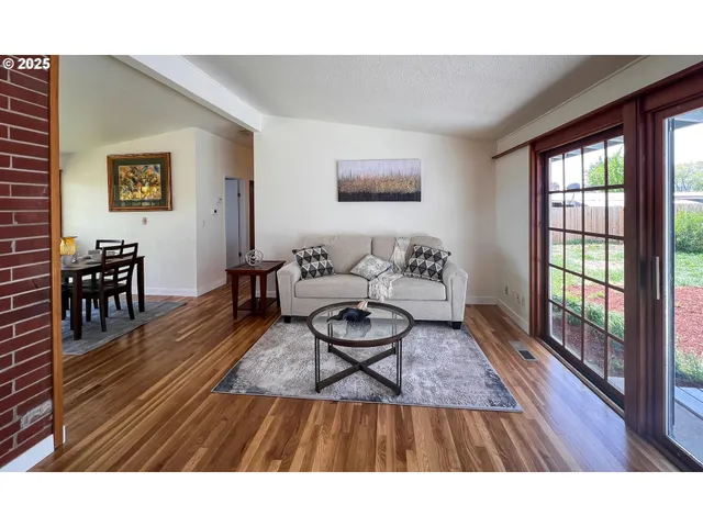 $399,900 | 1214 Northeast Loper Avenue, Prineville, OR 97754